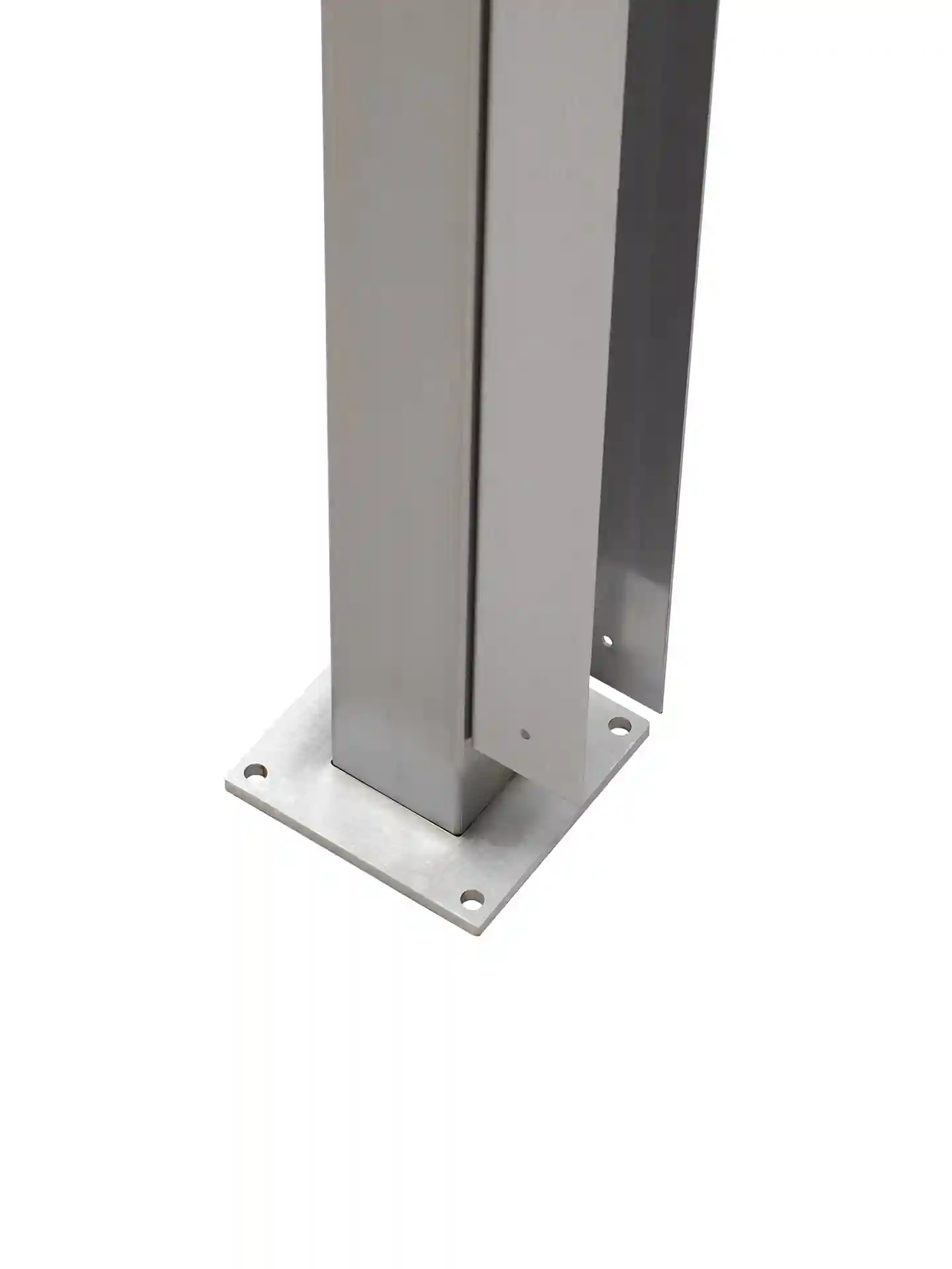 Pfosten aus Edelstahl V2A mit Montagefuß für Bambuszaun Befestigung im Garten.